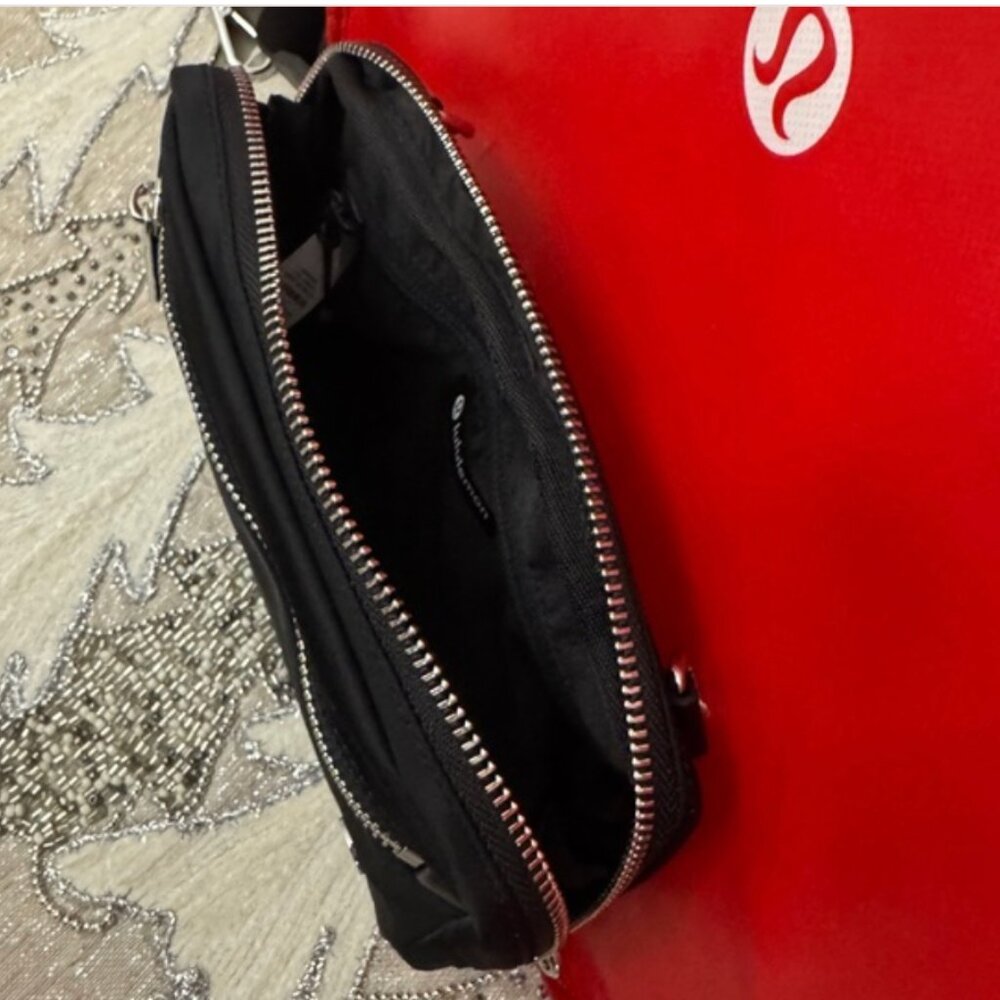 LuLulemon | Convertible Everywhere Crossbody Belt Bag - Picture 15 of 16
